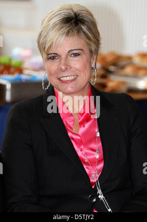 Den Haag, 26.11.2012 HRH Prinzessin Laurentien Led von Prinzessin Laurentien, Gründer der fehlende Kapitel Stiftung, Kinder Gespräche mit Entscheidungsträgern, sie denken anders im Vorfeld des Klimagipfels in Katar zu begeistern. Albert Philip van der Werf RPE/Niederlande Stockfoto