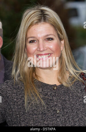 Prinzessin Maxima der Niederlande besucht die Präsentation des Aktionsplans funktioniert lernen Jobs in der Heineken-Fabrik in's-Hertogenbosch, Niederlande, 27. November 2012. Foto: Patrick van Katwijk - Niederlande Stockfoto