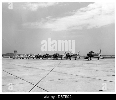 North American FJ-3 "Fury" Flightline Navy Utility Squadron ten (VU-10), NAS Guantanamo Bay auf Kuba. Stockfoto