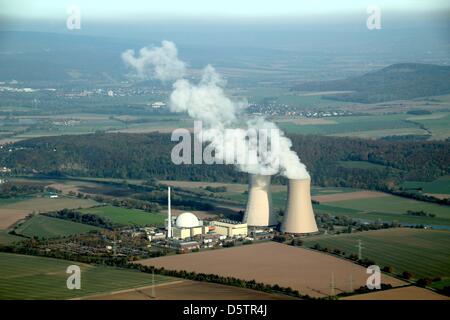 Luftbild des Kernkraftwerks Grohnde in Emmerthal, Deutschland, 8. Mai 2012. Foto: Stefan Rampfel Stockfoto