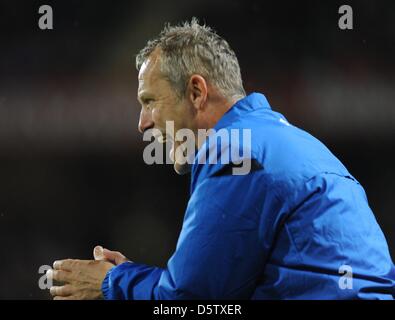 Freiburgs Trainer Christian Streich feiert das 1: 0-Ziel während der Fußball-Bundesligaspiel SC Freiburg-Werder Bremen Mage Solar-Stadion in Freiburg im Breisgau, 26. September 2012. Foto: Patrick Seeger Stockfoto