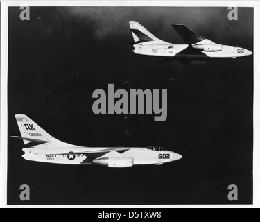 Douglas A3D-2 "Skywarriors" der Staffel VAH-5 USS FORRESTAL (CVA-59). Stockfoto