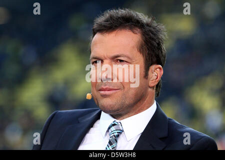 TV-Gast-Host Lothar Matthaeus Grimassen vor dem deutschen Bundesliga Fußballspiel Borussia Dortmund Vs Borussia Moenchengladbach im Signal Iduna Park in Dortmund, Deutschland, 29. September 2012. Das Spiel endete 5:0. Foto: Kevin Kurek Stockfoto