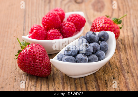 Composition of fresh blueberries, raspberries and strawberries Stockfoto