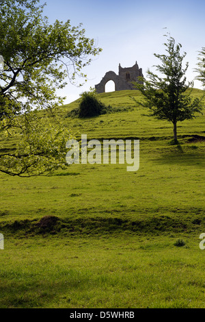 Blick auf die Ruinen der St. Michael Kirche, Graben prahlen, Somerset, Großbritannien Stockfoto