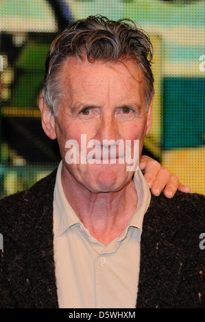 Michael Palin Michael Palin und Terry Jones melden Sie Kopien ihrer neuen DVD "Ripping Garne: The Complete Series in HMV Oxford Stockfoto