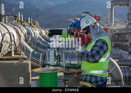 Los Angeles Wasser zurück zu Owens Lake 100 Jahre nach dem Bau Los Angeles Aquädukt Stockfoto