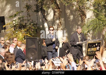 Paul McCartney mit einem Stern auf dem Hollywood Walk Of Fame geehrt, statt vor das Capitol Records Building Los Angeles, Stockfoto