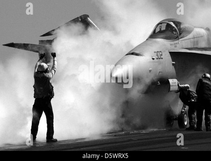 McDonnell Douglas F/A-18 "Hornet" von Strike Fighter Squadron One fünf (VFA-15). Stockfoto