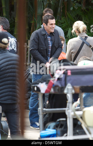 Ty Burrell die Besetzung von "Modern Family" Dreharbeiten an Originalschauplätzen in Disneyland Anaheim, Kalifornien. Stockfoto