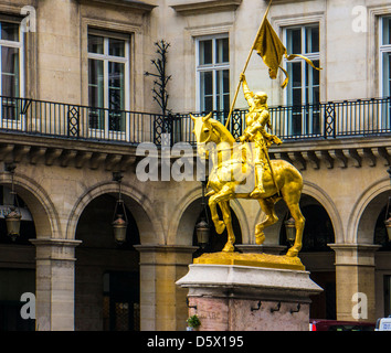 Joan des Bogens, Statue in Paris Frankreich nicknamed sie "Jungfrau von Orléans" Stockfoto