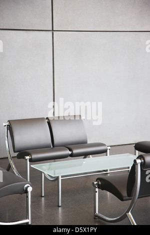 Stühle und Tisch im Büro lobby-Bereich Stockfoto