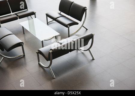 Stühle und Tisch im Büro lobby-Bereich Stockfoto