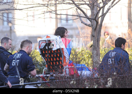 Ein Mann gekleidet in ein Superman Kostüm Proteste gegen soziale Ungleichheiten am Union Square Park in New York City, USA Stockfoto