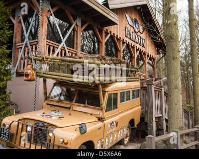 Eingang der Falcon-Achterbahnfahrt im Freizeitpark Duinrell, Wassenaar, Niederlande. Stockfoto