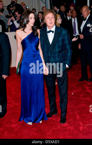 Nancy Shevell, Sir Paul McCartney Alexander McQueen: "Savage Beauty" Costume Institute Gala im Metropolitan Museum of Art Stockfoto