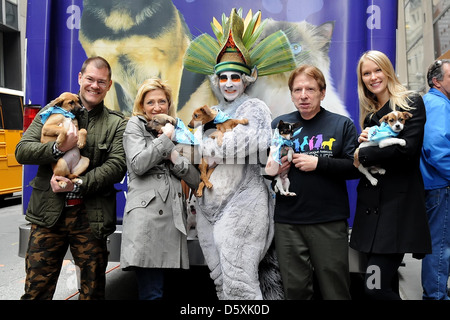 Designer John Bartlett, Edie Falco, Madagaskar leben! Charakter-König Julien, J. John Stevenson und Jen Araki North Shore Tier Stockfoto