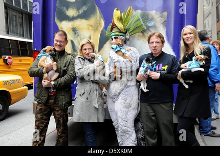 Designer John Bartlett, Edie Falco, Madagaskar leben! Charakter-König Julien, J. John Stevenson und Jen Araki North Shore Tier Stockfoto