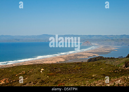 Morro Bay und Rock gesehen von Montaña de Oro State Park, San Luis Obispo County, Kalifornien, USA Stockfoto