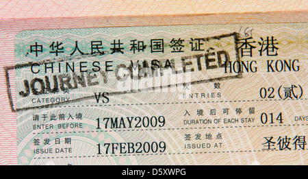 Reisepass mit Visum Hong Kong und Briefmarken Stockfoto