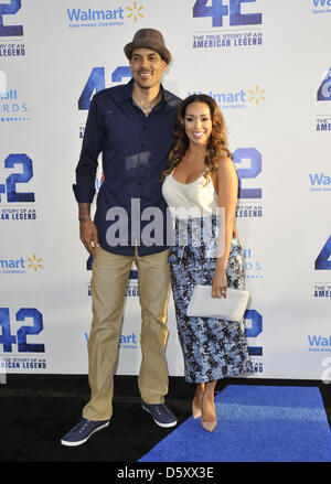 Hollywood, Kalifornien, USA. 9. April 2013. Matt Barnes, Gloria Govan Teilnahme an der Los Angeles Premiere von Warner Bros Pictures und Legendary Pictures' '' 42'' im TCL Chinese Theatre in Hollywood, Kalifornien am 9. April 2013 statt. 2013 (Bild Kredit: Kredit: D. Long/Globe Photos/ZUMAPRESS.com/Alamy Live-Nachrichten) Stockfoto