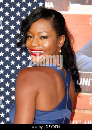 Los Angeles, Kalifornien, USA. 9. April 2013. Sufe Bradshaw im Ankunftsbereich für VEEP Saison zwei Premiere, Paramount Studios, Los Angeles, CA 9. April 2013. Foto von: Emiley Schweich/Everett Collection/Alamy Live-Nachrichten Stockfoto