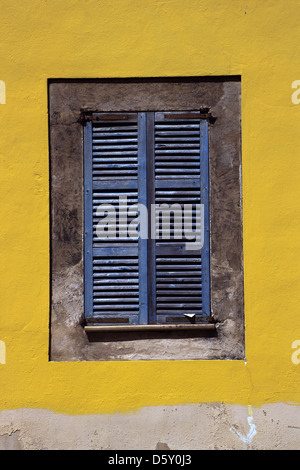 Hauswand mit Fenster Stockfoto