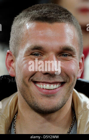 Ehemaliger Kölner Spieler Lukas Podolski besucht die 2. Devision Bundesligaspiel zwischen 1. FC Köln und SG Dynamo Dresden am Publikumseingänge in Köln, Deutschland, 8. Oktober 2012. Foto: Marius Becker Stockfoto