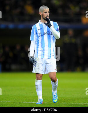 Dortmund, Deutschland. 9. April 2013. Malagas Isco blickt auf in der UEFA Champions League Viertelfinale zweiten Bein Fußballspiel zwischen Borussia Dortmund und Málaga CF in Dortmund, Deutschland, 9. April 2013. Dortmund gewann 3-2. Foto: Thomas Eisenhuth/Dpa/Alamy Live News Stockfoto