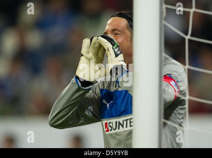 Hoffenheim Torwart Tim Wiese schreit während des deutschen Fußball-Bundesliga-Spiels zwischen TSG 1899 Hoffenheim und SpVgg Greuther Fürth am Rhein-Neckar-Arena in Sinsheim, Deutschland, 19. Oktober 2012. Foto: Uwe Anspach Stockfoto