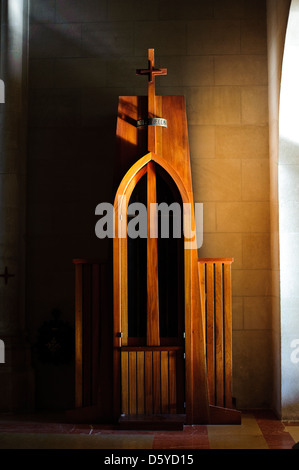 Beichtstuhl, Tempel des Sagrado Corazon, Tibidabo, Barcelona, Spanien. Stockfoto