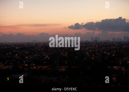 Stadt Miami Skyline bei Sonnenaufgang Stockfoto