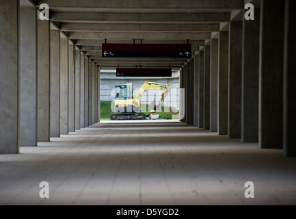 Blick auf eine Unterführung zum Terminal des Flughafens Berlin Brandenburg Willy Brandt in Schönefeld, Deutschland, 24. Oktober 2012. Die Eröffnung des Flughafens wurde bereits mehrfach verschoben. Foto: Patrick Pleul Stockfoto