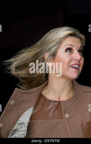 Prinzessin Maxima der Niederlande besucht das nationale Schule-Frühstück an der Zonnewijzer School in Leidschendam, Niederlande, 1. November 2012. Die nationale Schule Frühstück will Kinder lehren, wie wichtig es ist, ein gutes Frühstück. Foto: Patrick van Katwijk Niederlande Stockfoto