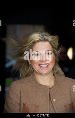 Prinzessin Maxima der Niederlande besucht das nationale Schule-Frühstück an der Zonnewijzer School in Leidschendam, Niederlande, 1. November 2012. Die nationale Schule Frühstück will Kinder lehren, wie wichtig es ist, ein gutes Frühstück. Foto: Patrick van Katwijk Niederlande Stockfoto