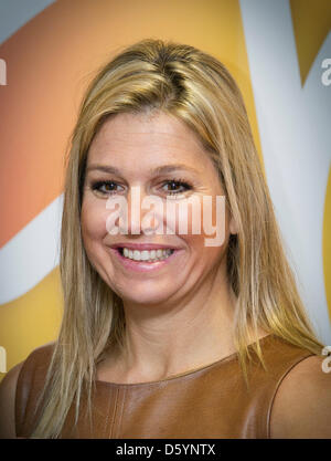 Prinzessin Maxima der Niederlande besucht das nationale Schule-Frühstück an der Zonnewijzer School in Leidschendam, Niederlande, 1. November 2012. Die nationale Schule Frühstück will Kinder lehren, wie wichtig es ist, ein gutes Frühstück. Foto: Patrick van Katwijk Niederlande Stockfoto