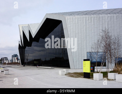 Neu erbaute Riverside Museum auf dem Fluss Clyde in Glasgow mit Exponaten Schottlands Geschichte von Transport & Reisen Stockfoto