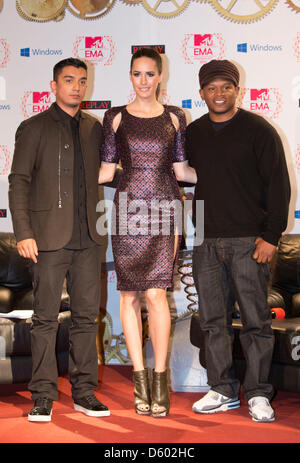 MTV-Hosts (l-R) Tim Kash, Louise Roe Und Sway Callowayare im Bild während der Pressekonferenz von MTV Europe Music Awards EMA am historischen Rathaus Römer in Frankfurt am Main, 10. November 2012. Die Preise werden am 11. November in der Festhalle in Frankfurt vergeben. Foto: Frank Rumpenhorst Stockfoto