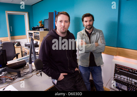 Adam Buxton und Joe Cornish, zeigen englische Komiker aus dem Adam und Joe Radio BBC 6 Music, London, England. Stockfoto