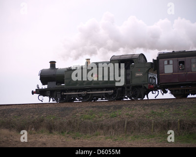 Dampf Lok 5619 nahenden Brücke 303, North Norfolk Railway Spring Gala 2011 Stockfoto