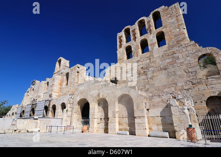 Das Odeon des Herodes Atticus ist eine Theater-Struktur befindet sich auf dem südlichen Hang der Akropolis von Athen. Stockfoto