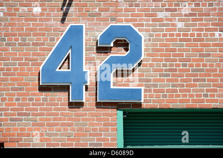 Jackies Zahl 42 außerhalb Fenway Park in Boston Stockfoto