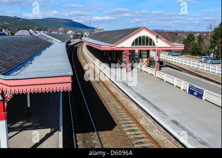 Aviemore Bahnhof dient die Stadt und Ferienort von Aviemore in den Highlands von Schottland. Stockfoto