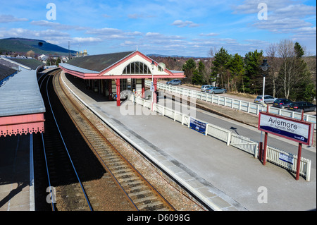 Aviemore Bahnhof dient die Stadt und Ferienort von Aviemore in den Highlands von Schottland. Stockfoto