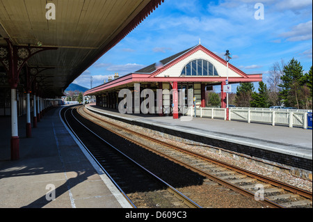 Aviemore Bahnhof dient die Stadt und Ferienort von Aviemore in den Highlands von Schottland. Stockfoto