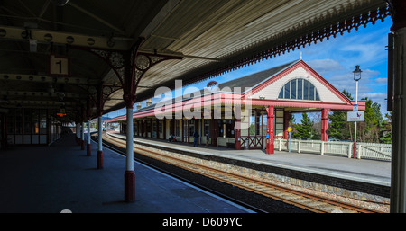 Aviemore Bahnhof dient die Stadt und Ferienort von Aviemore in den Highlands von Schottland. Stockfoto