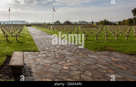 Am frühen Morgen II: Saint-Charles de Potyze Französisch Friedhof, in der Nähe von Ypern, Flandern, Belgien Stockfoto