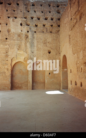 Wand und Tür, El Badi Palast, Marrakesch, Marokko Stockfoto