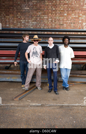 Englisch band Carbon Silicon in ihrem Proberaum North Acton, London, England, Vereinigtes Königreich. Stockfoto