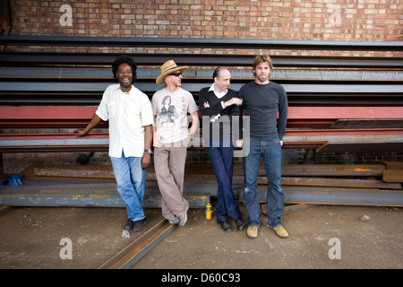 Englisch band Carbon Silicon in ihrem Proberaum North Acton, London, England, Vereinigtes Königreich. Stockfoto